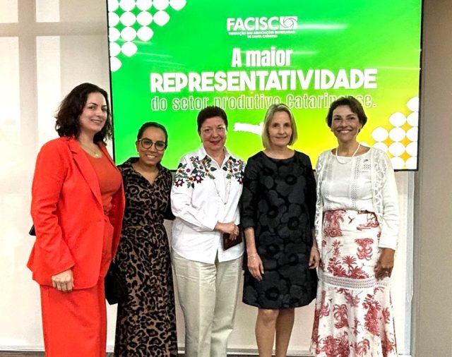 Embajadora de Finlandia en Brasil en FACISC
